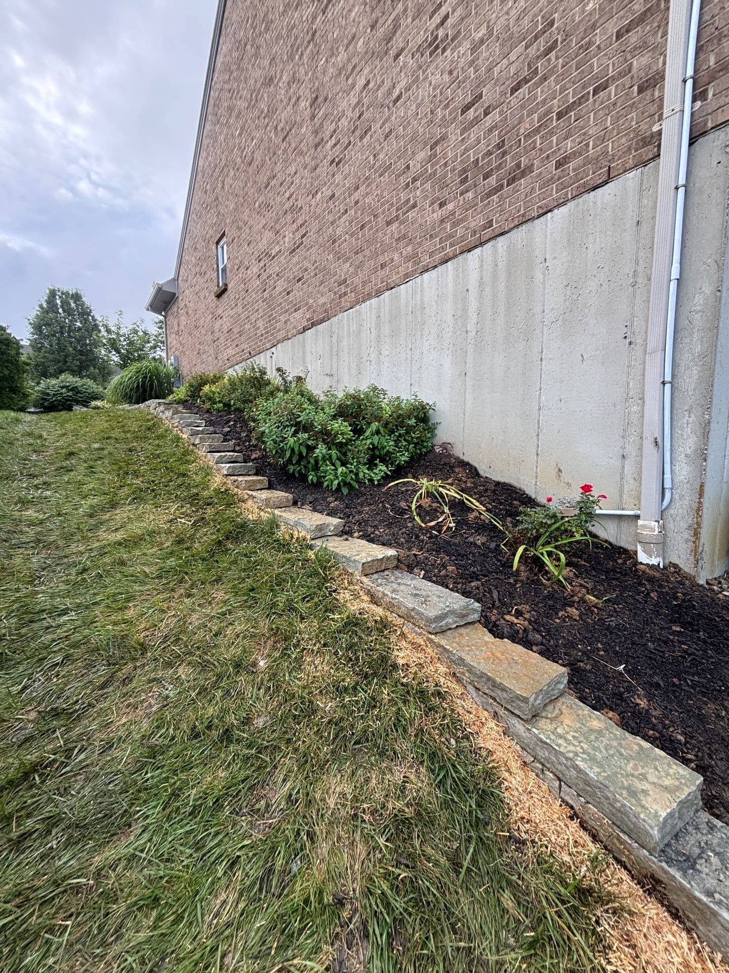 Gallery photos for Natural Stone Retaining Walls and Landscape Border in Walton,KY: Image #8