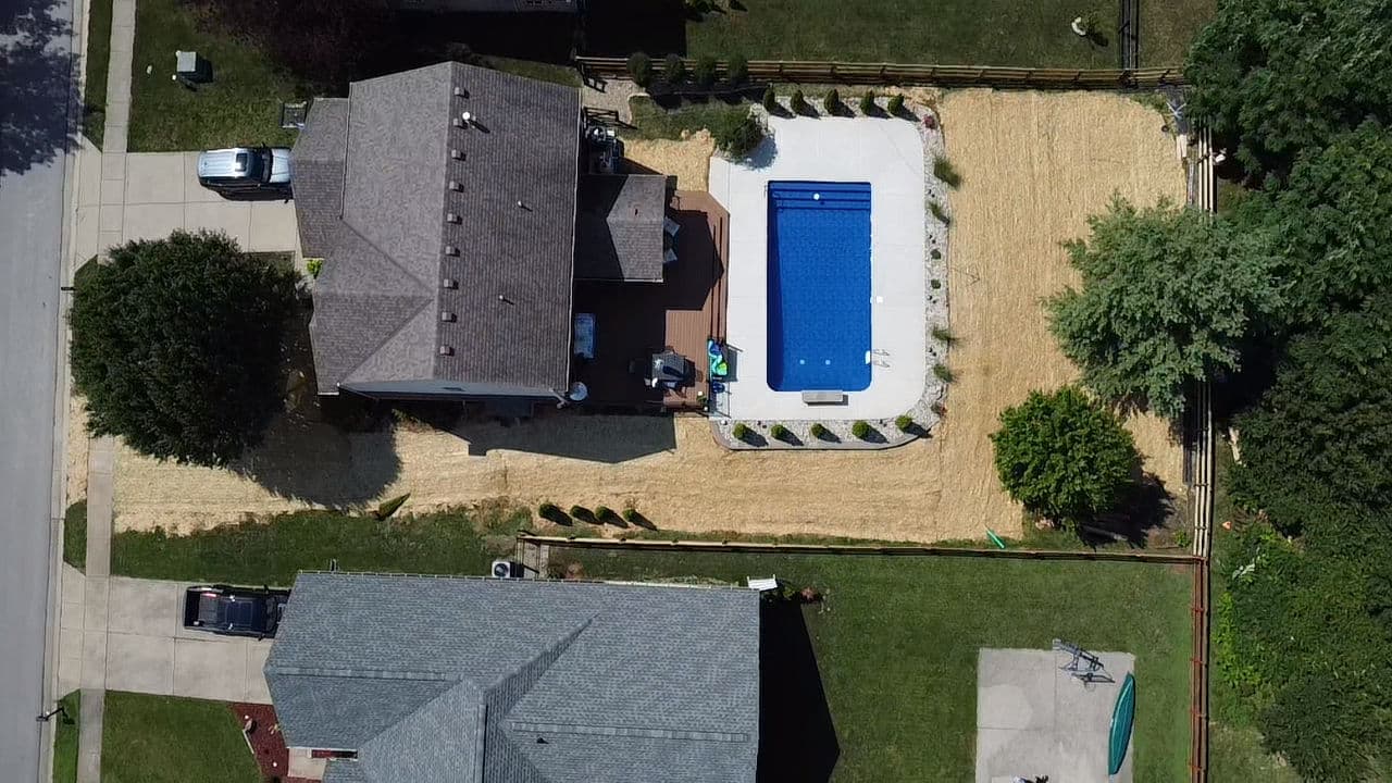 Gallery photos for Backyard Paradise with Poolside Landscaping: Image #3