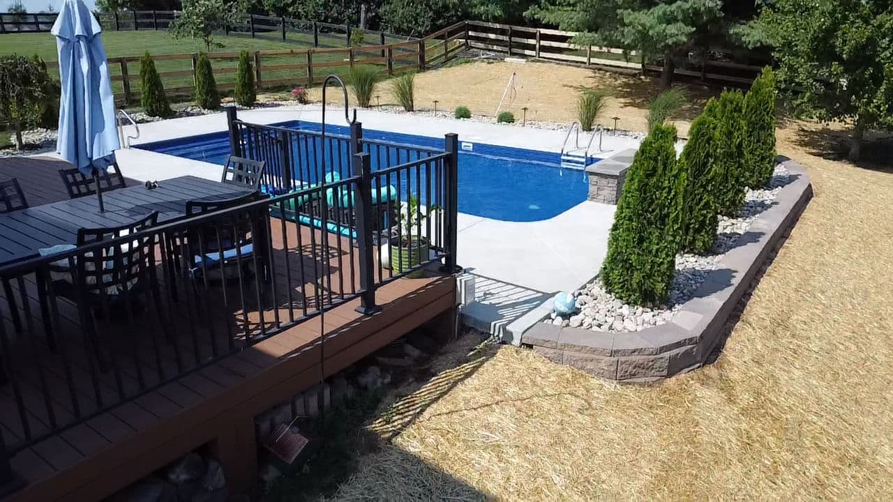 Gallery photos for Backyard Paradise with Poolside Landscaping: Image #4