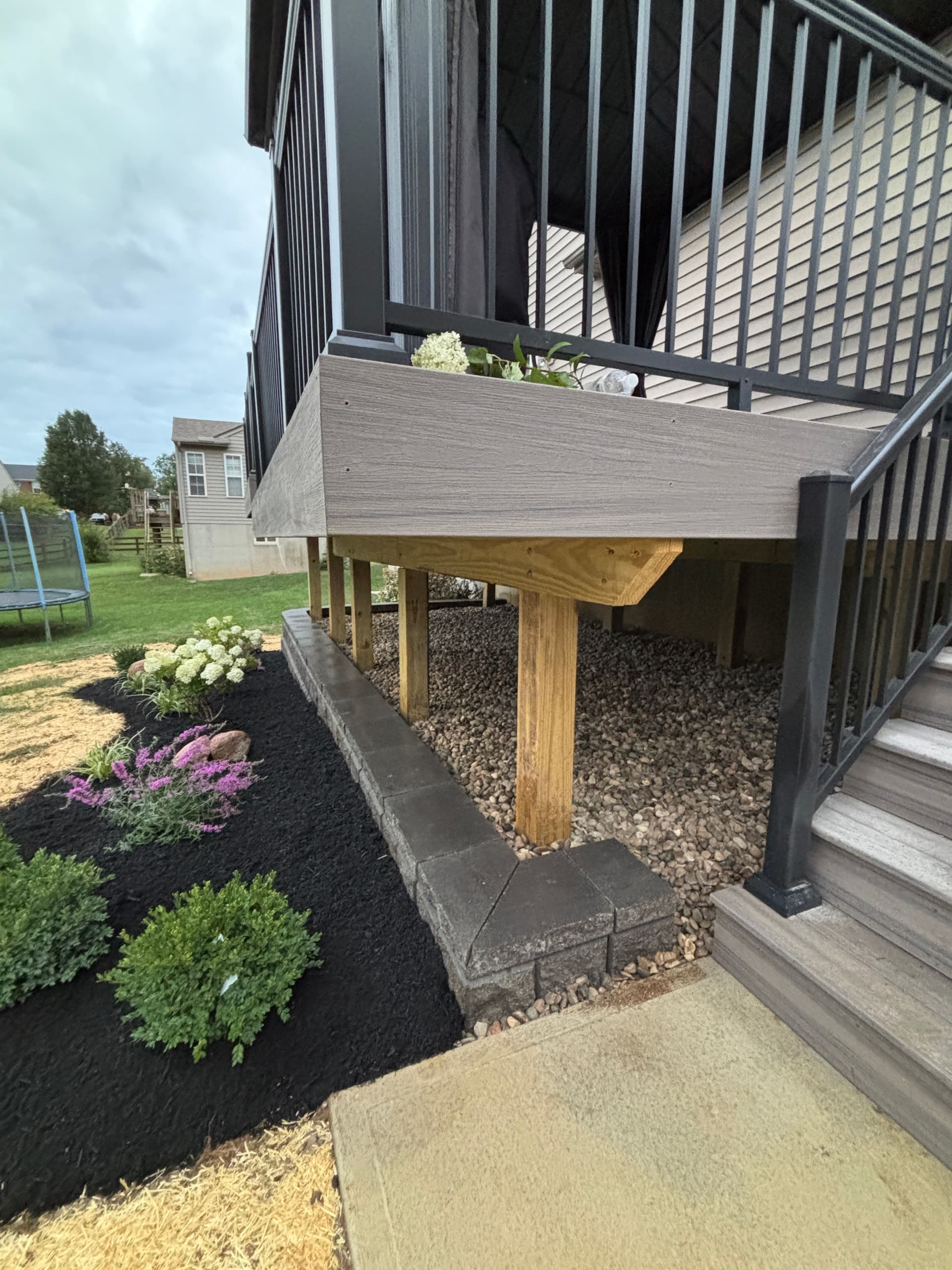 Gallery photos for American Spirit Backyard Bliss with Allan Block: Image #9