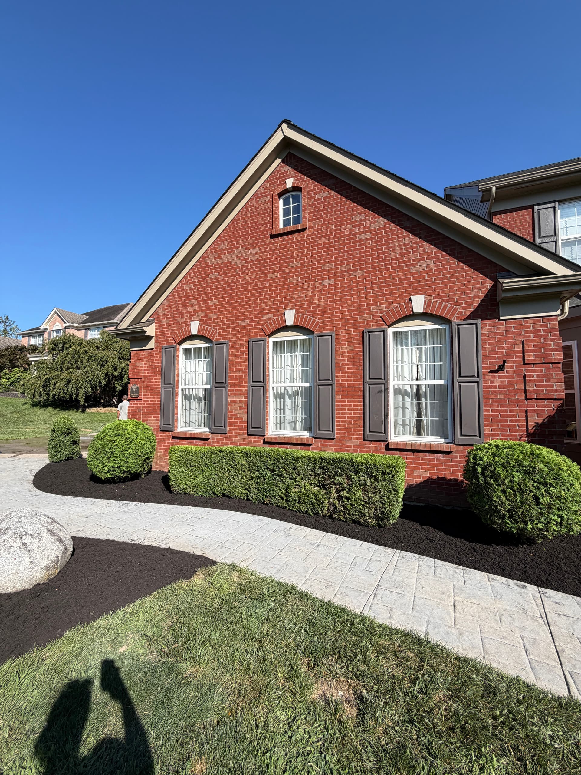 Gallery photos for Full Landscape Overhaul in Union KY with Stone and Black Mulch: Image #5